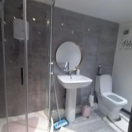 A Cosy Deluxe Size With Queen Size And Sofa Bed Apartament