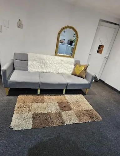 Apartment A Cosy Deluxe Size With Queen Size And Sofa Bed *