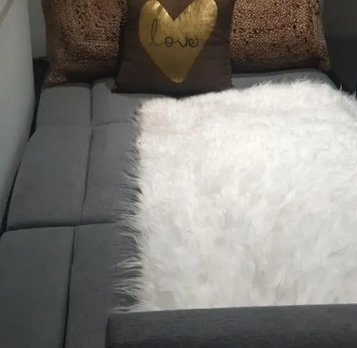 A Cosy Deluxe Size With Queen Size And Sofa Bed Apartment *