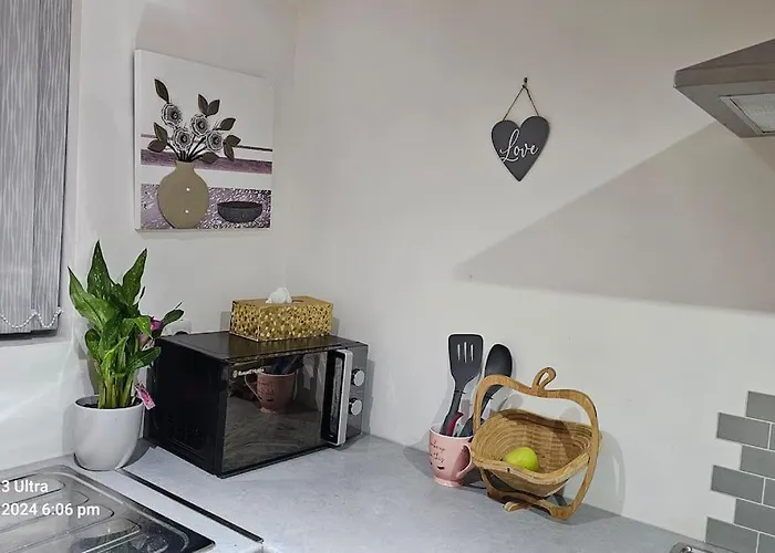 A Cosy Deluxe Size With Queen Size And Sofa Bed