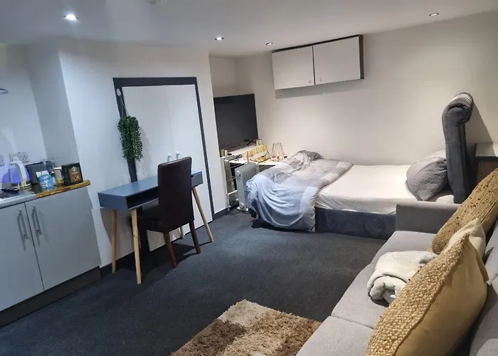 A Cosy Deluxe Size With Queen Size And Sofa Bed Apartamento