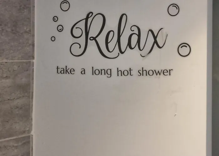 A Cosy Deluxe Size With Queen Size And Sofa Bed Apartment Leeds (West Yorkshire)