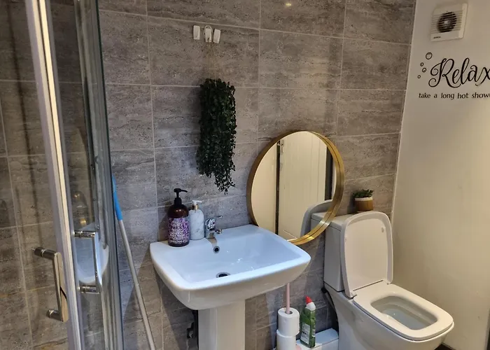 A Cosy Deluxe Size With Queen Size And Sofa Bed *