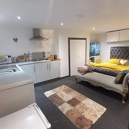 A Cosy Deluxe Size With Queen Size And Sofa Bed