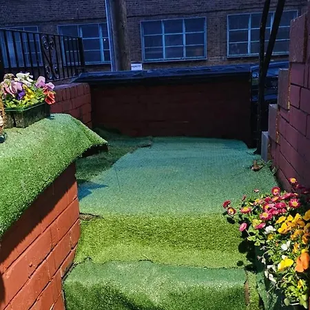 A Cosy Deluxe Size With Queen Size And Sofa Bed Leeds (West Yorkshire)